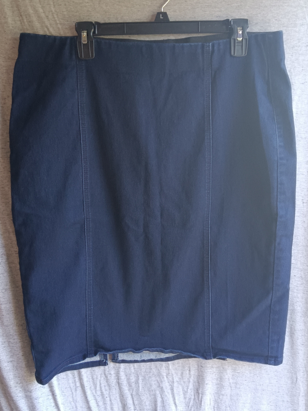 Democracy Women’s Blue Solid Denim Pencil Skirt Zip Closure Slit Size 16